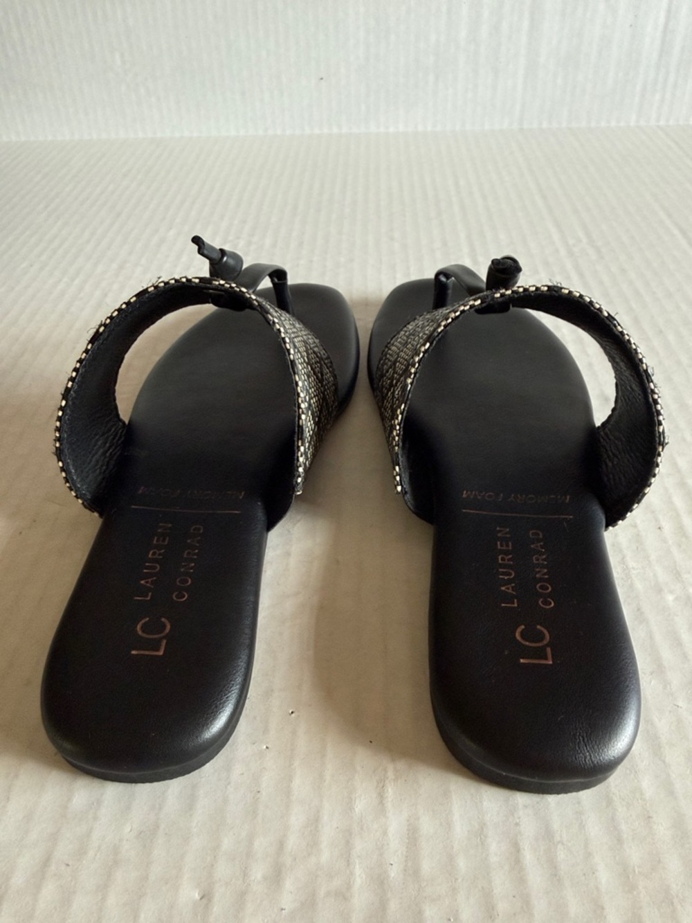 NWOT Lauren Conrad Wren Thong Sandal - Picture 8 of 10